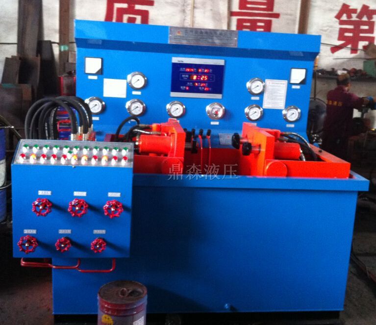 試壓現場(chǎng)圖，可選配電腦，打印以及遠程監控